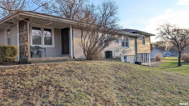 200 LASALLE Boulevard, Marquette Heights, IL 61554