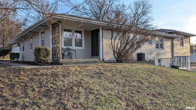 200 LASALLE Boulevard, Marquette Heights, IL 61554