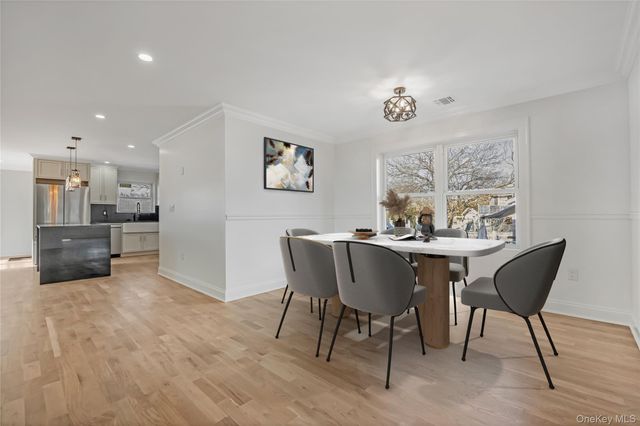 21 Norman Avenue, Amityville, NY 11701