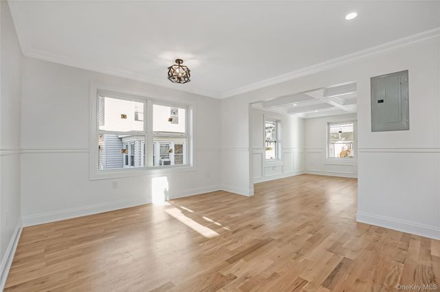 21 Norman Avenue, Amityville, NY 11701