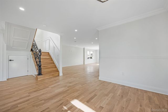 21 Norman Avenue, Amityville, NY 11701