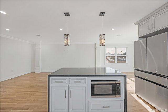 21 Norman Avenue, Amityville, NY 11701