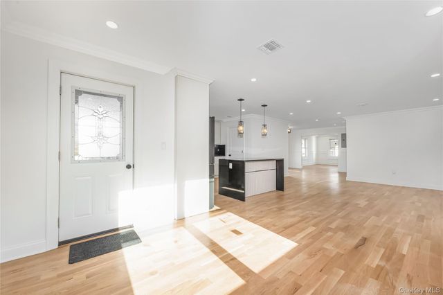 21 Norman Avenue, Amityville, NY 11701