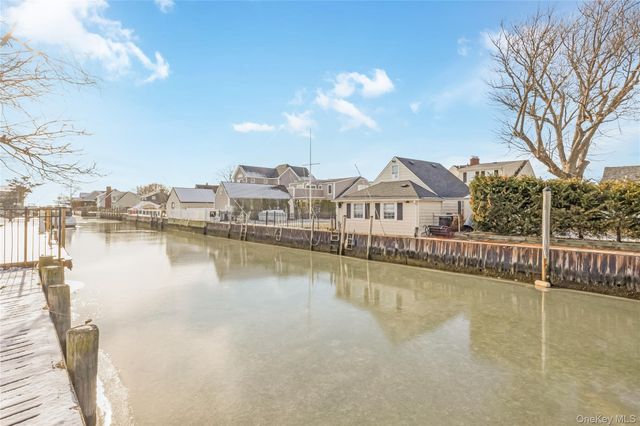 21 Norman Avenue, Amityville, NY 11701