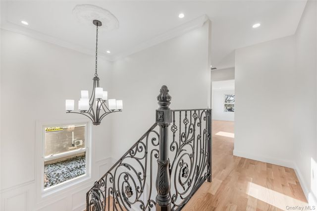 21 Norman Avenue, Amityville, NY 11701