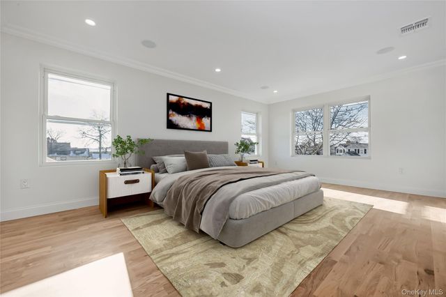 21 Norman Avenue, Amityville, NY 11701