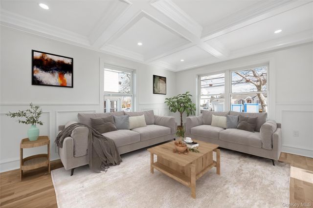 21 Norman Avenue, Amityville, NY 11701