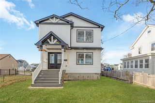 21 Norman Avenue, Amityville, NY 11701