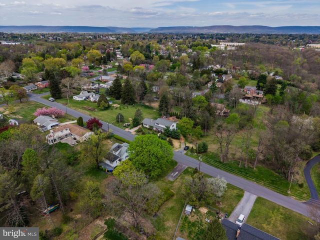 3513 BEAUFORT ST, Harrisburg, PA 17111