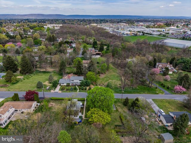 3513 BEAUFORT ST, Harrisburg, PA 17111