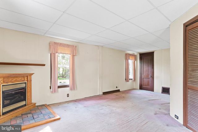 3513 BEAUFORT ST, Harrisburg, PA 17111