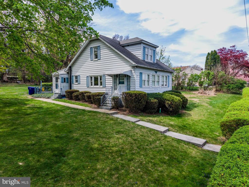 3513 BEAUFORT ST, Harrisburg, PA 17111