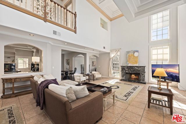 14330 Mulholland Drive, Los Angeles, CA 90077