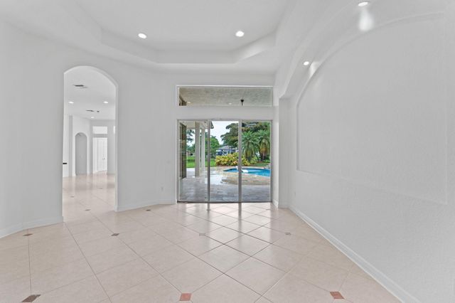10251 N Lake Vista Circle, Davie, FL 33328