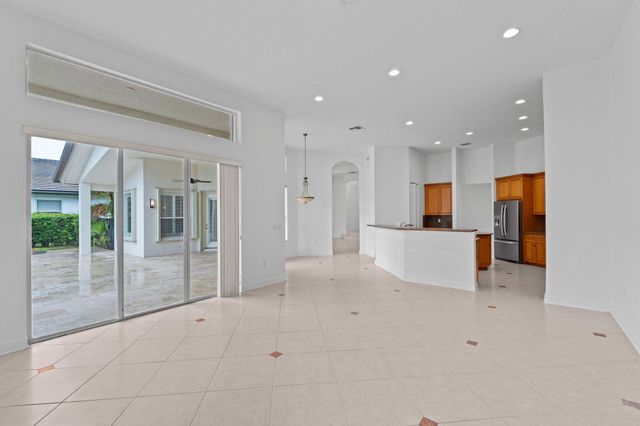10251 N Lake Vista Circle, Davie, FL 33328