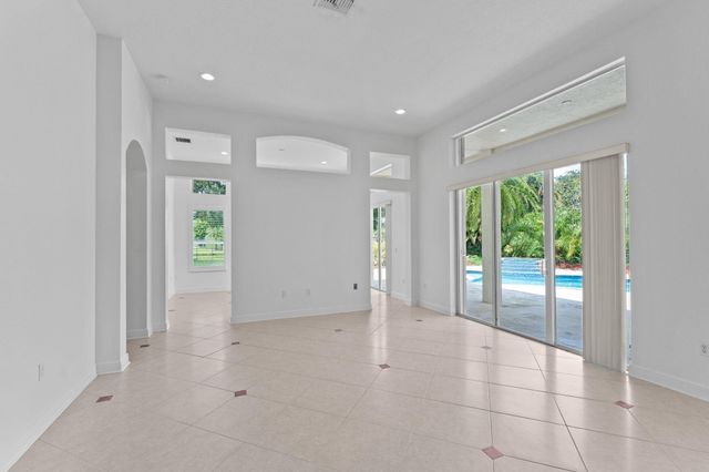 10251 N Lake Vista Circle, Davie, FL 33328