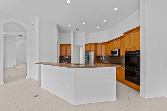 10251 N Lake Vista Circle, Davie, FL 33328