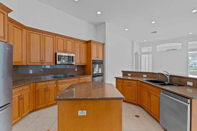 10251 N Lake Vista Circle, Davie, FL 33328