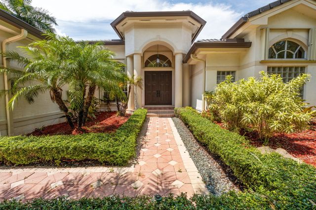 10251 N Lake Vista Circle, Davie, FL 33328