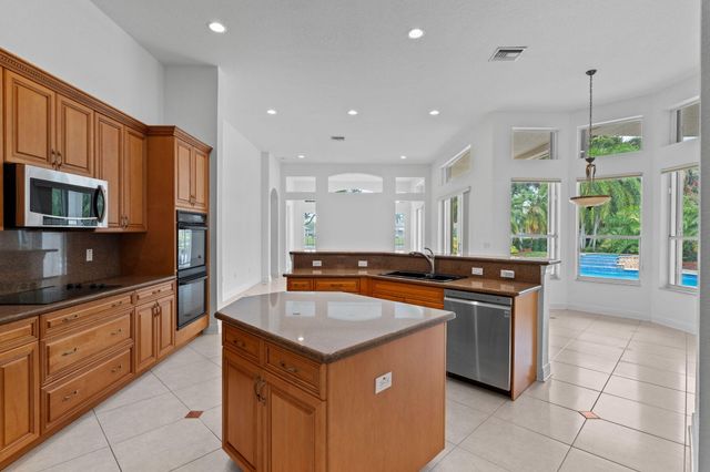 10251 N Lake Vista Circle, Davie, FL 33328