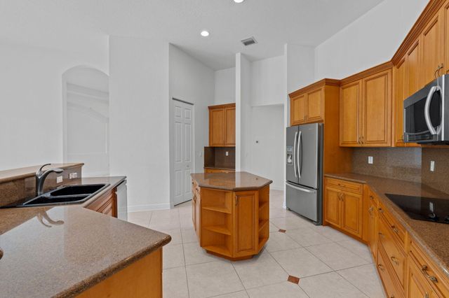10251 N Lake Vista Circle, Davie, FL 33328