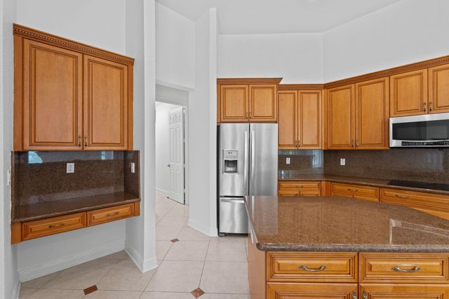 10251 N Lake Vista Circle, Davie, FL 33328
