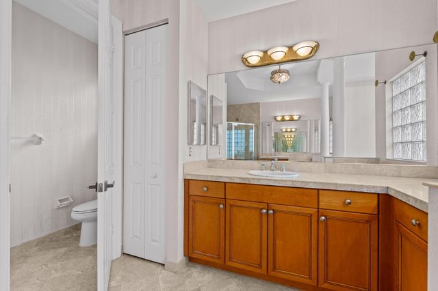 10251 N Lake Vista Circle, Davie, FL 33328
