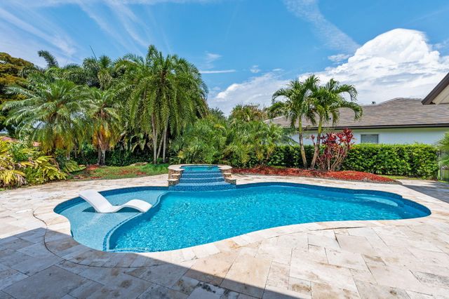 10251 N Lake Vista Circle, Davie, FL 33328