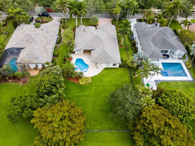 10251 N Lake Vista Circle, Davie, FL 33328