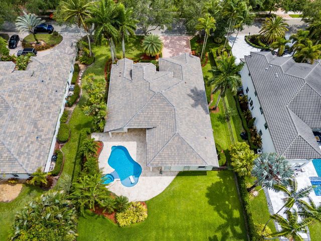 10251 N Lake Vista Circle, Davie, FL 33328