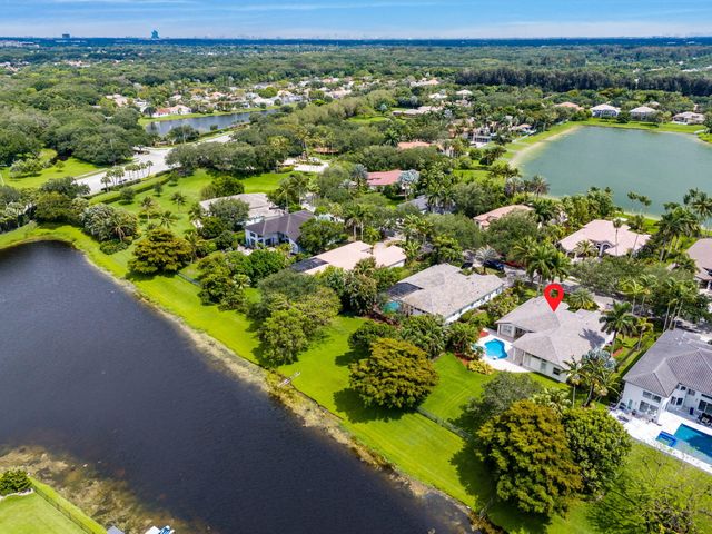 10251 N Lake Vista Circle, Davie, FL 33328