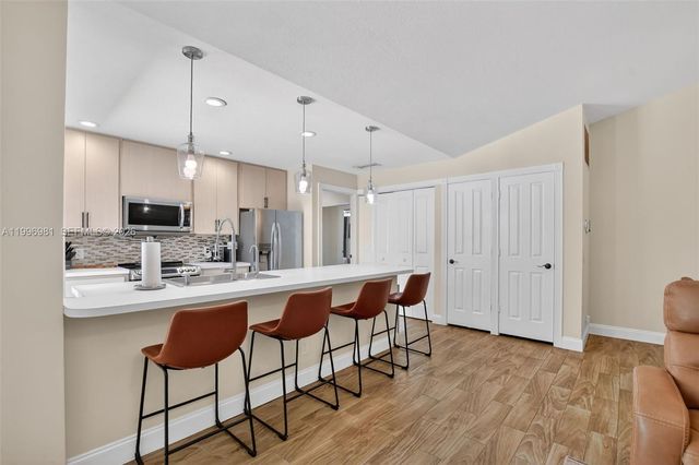 102 Sun Terrace Court, Palm Beach Gardens, FL 33403