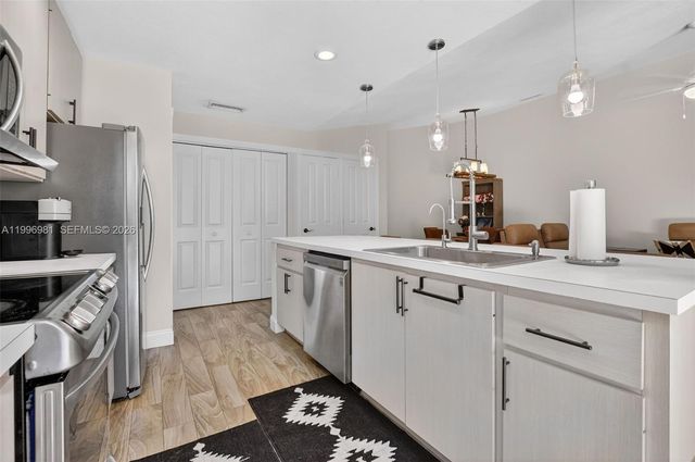 102 Sun Terrace Court, Palm Beach Gardens, FL 33403