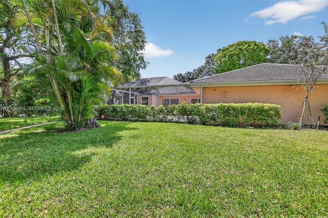 102 Sun Terrace Court, Palm Beach Gardens, FL 33403