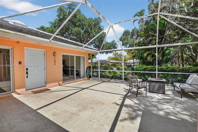 102 Sun Terrace Court, Palm Beach Gardens, FL 33403