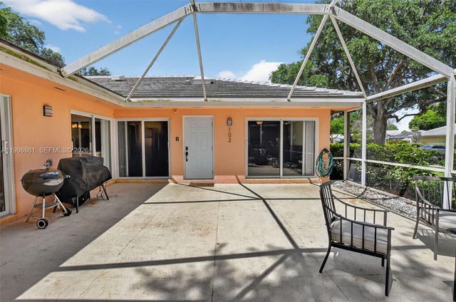 102 Sun Terrace Court, Palm Beach Gardens, FL 33403