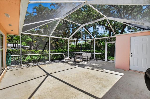 102 Sun Terrace Court, Palm Beach Gardens, FL 33403