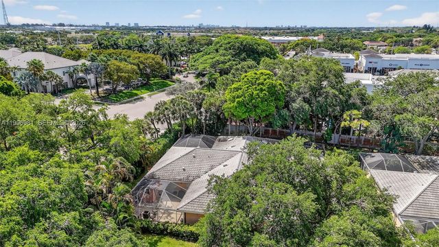 102 Sun Terrace Court, Palm Beach Gardens, FL 33403