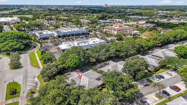 102 Sun Terrace Court, Palm Beach Gardens, FL 33403