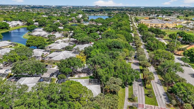 102 Sun Terrace Court, Palm Beach Gardens, FL 33403