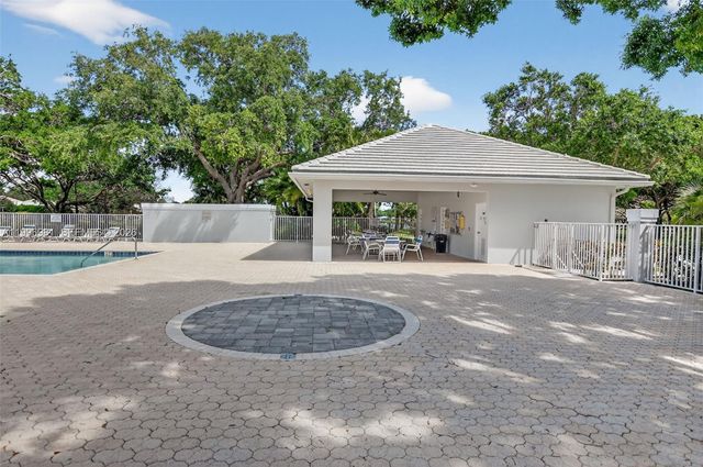 102 Sun Terrace Court, Palm Beach Gardens, FL 33403