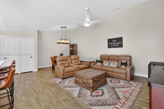 102 Sun Terrace Court, Palm Beach Gardens, FL 33403