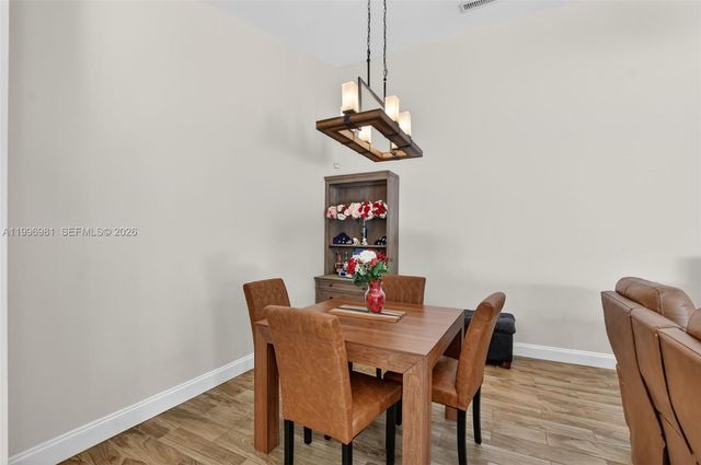 102 Sun Terrace Court, Palm Beach Gardens, FL 33403