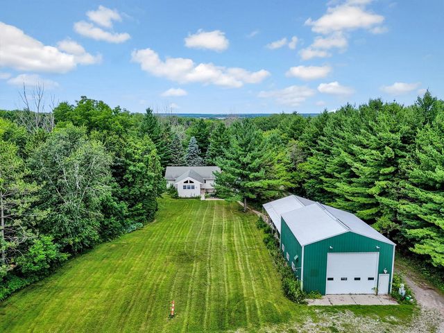3071 Oasis Avenue N, Stillwater, MN 55082