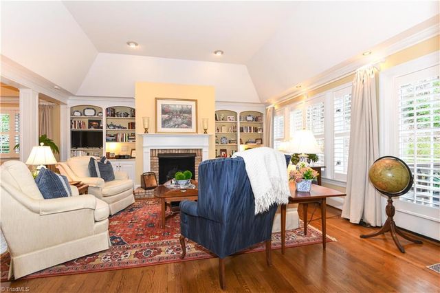 4 Sommerton Court, Greensboro, NC 27408