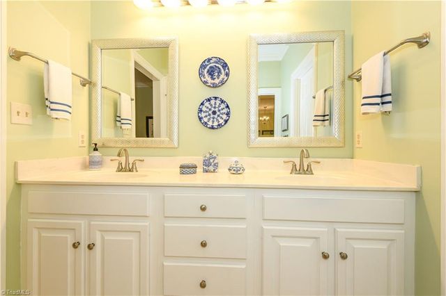 4 Sommerton Court, Greensboro, NC 27408