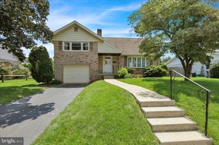 1116 DOGWOOD DR, Reading, PA 19609