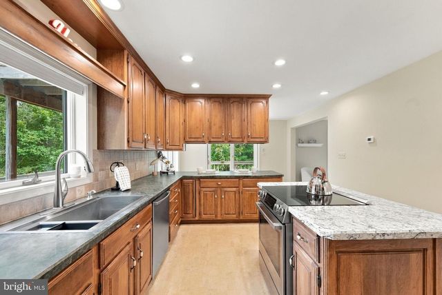 8423 LOCK LN, Warrenton, VA 20186