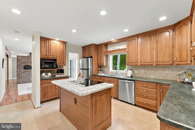 8423 LOCK LN, Warrenton, VA 20186