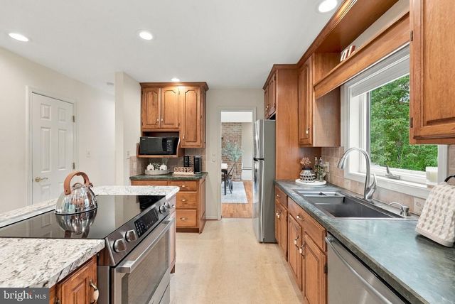 8423 LOCK LN, Warrenton, VA 20186